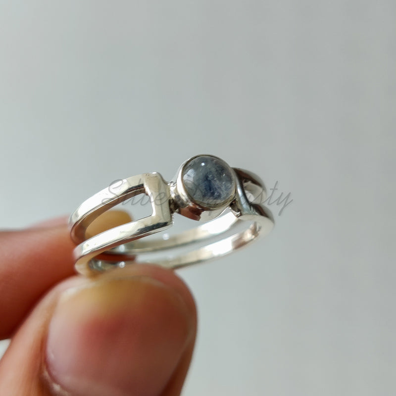 'Simple' Rainbow Moonstone 925 Solid Sterling Silver Ring