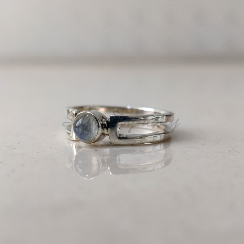 'Simple' Rainbow Moonstone 925 Solid Sterling Silver Ring