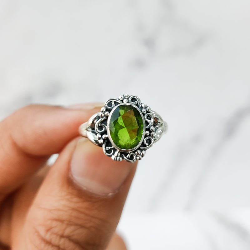 'Flower' Peridot 925 Solid Sterling Silver Ring