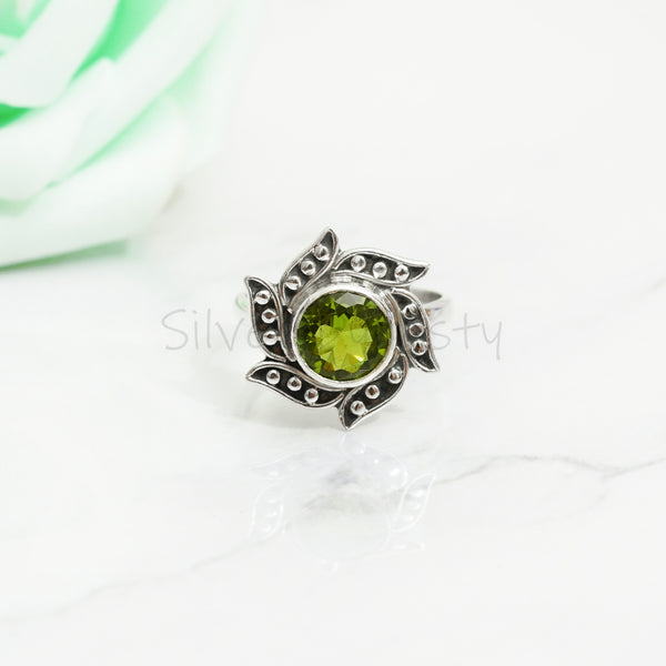 'Flower' Peridot 925 Solid Sterling Silver Ring