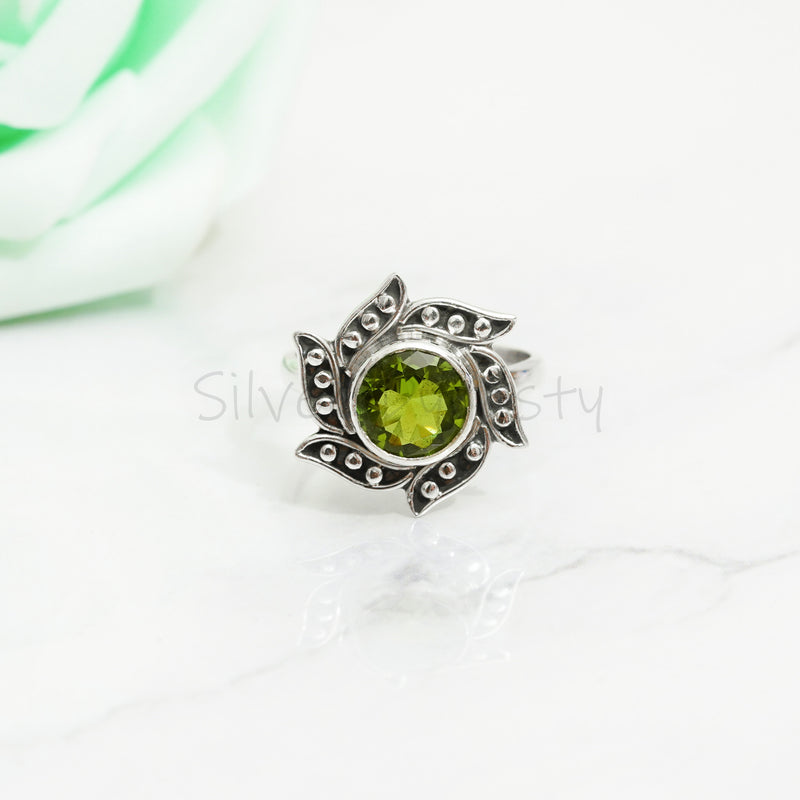 'Flower' Peridot 925 Solid Sterling Silver Ring