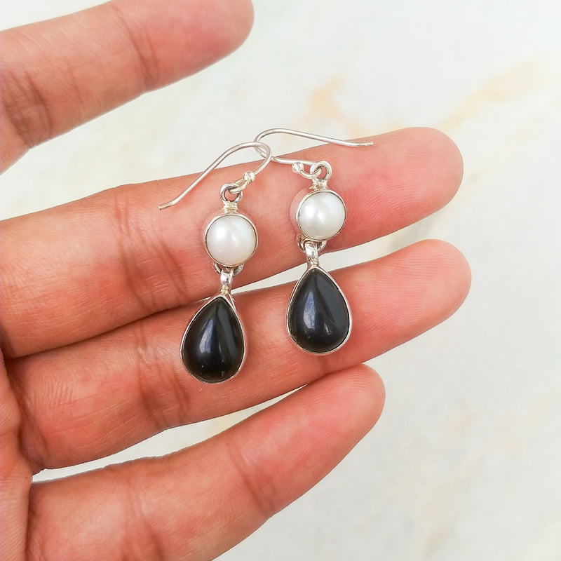 'Minimalist' Pearl and Onyx 925 Solid Sterling Silver Earrings