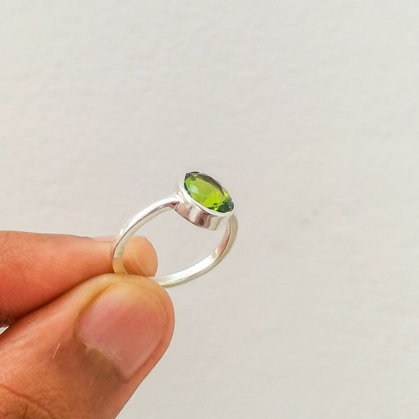 'Minimalist' Peridot 925 Solid Sterling Silver Ring