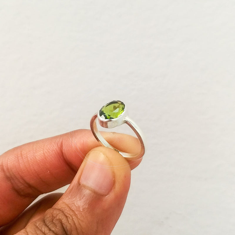 'Minimalist' Peridot 925 Solid Sterling Silver Ring