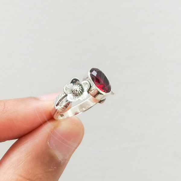 'Flower' Garnet 925 Solid Sterling Silver Ring