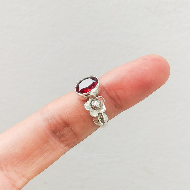 'Flower' Garnet 925 Solid Sterling Silver Ring