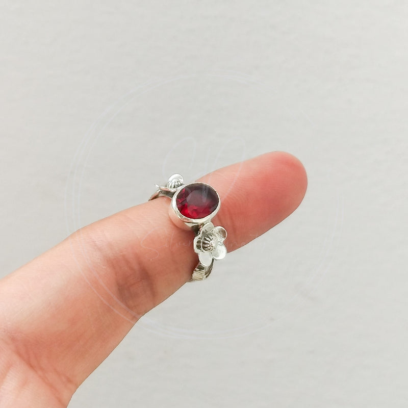 'Flower' Garnet 925 Solid Sterling Silver Ring