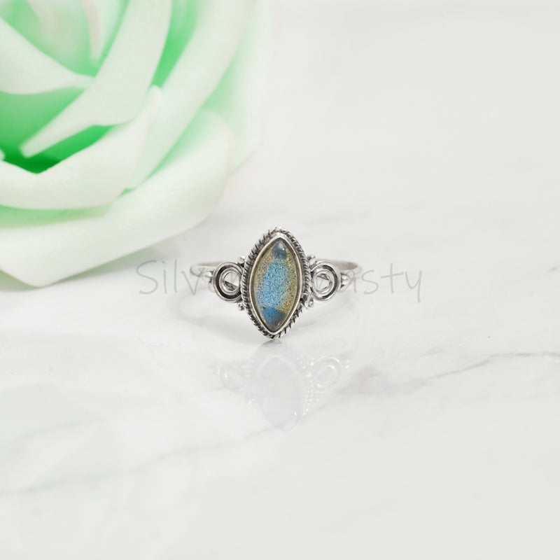 'Achelois' Labradorite 925 Solid Sterling Silver Ring