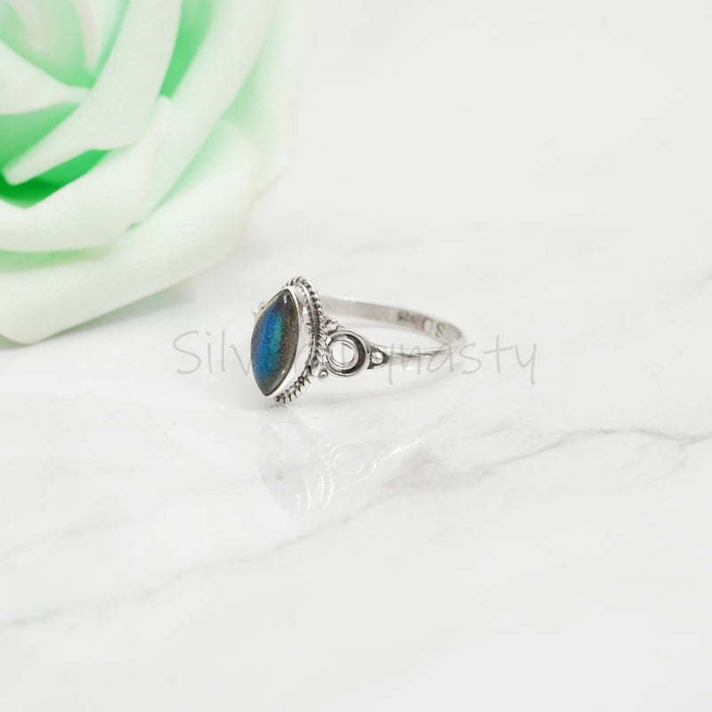 'Achelois' Labradorite 925 Solid Sterling Silver Ring