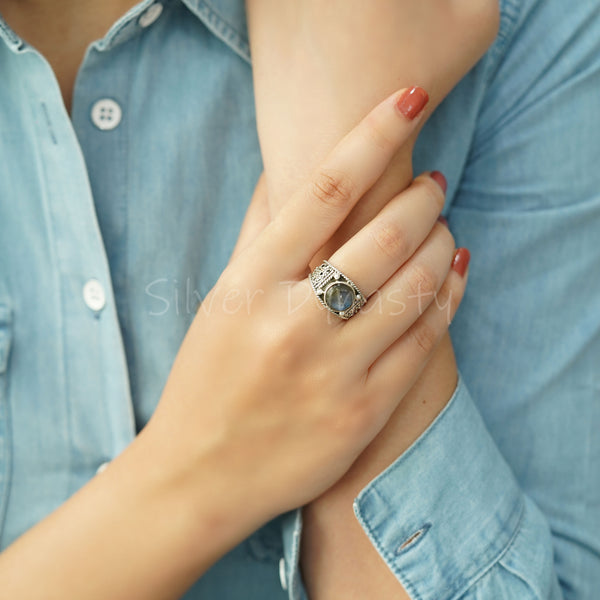 'Bomin' Labradorite Ring, 925 Solid Sterling Silver Ring