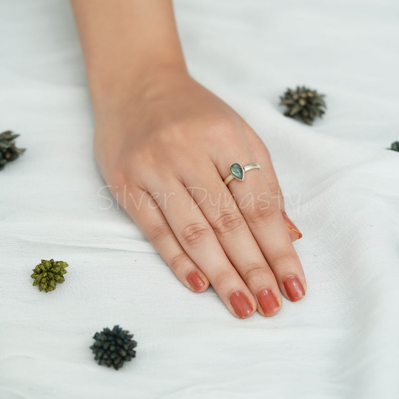 'Minimalist' Labradorite 925 Solid Sterling Silver Ring